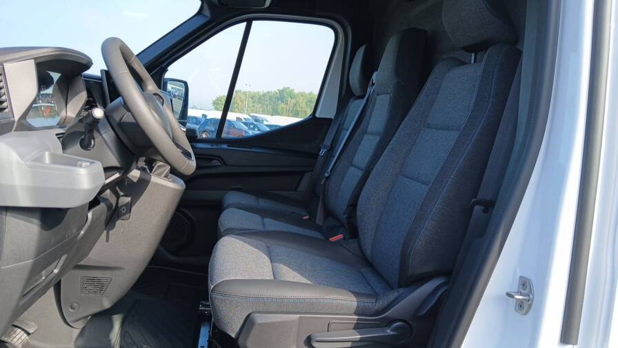 Mandataire Automobile occasion, recherche de Renault Master-fgn-trac-3t5-l2h2-blue-dci-130-extra - E-Motors