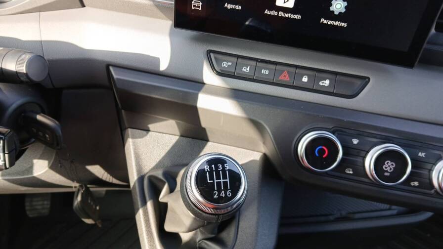 Mandataire Automobile occasion, recherche de Renault Master-fgn-trac-3t5-l2h2-blue-dci-130-extra - E-Motors