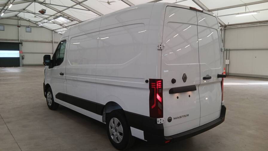 Mandataire Automobile occasion, recherche de Renault Master-fgn-trac-3t5-l2h2-blue-dci-130-extra - E-Motors