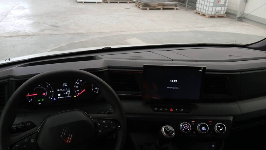 Mandataire Automobile occasion, recherche de Renault Master-fgn-trac-3t5-l3h2-blue-dci-150-extra - E-Motors