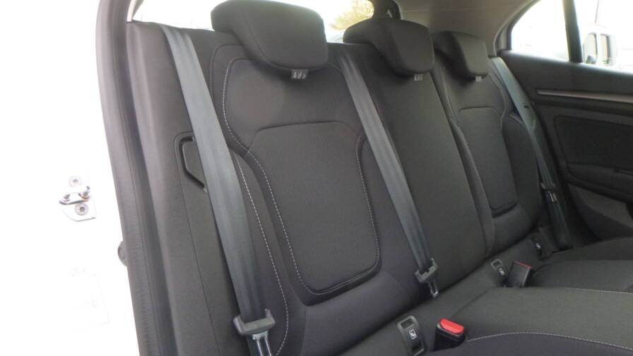 Mandataire Automobile occasion, recherche de Renault Megane-iv-berline-blue-dci-115-techno - E-Motors