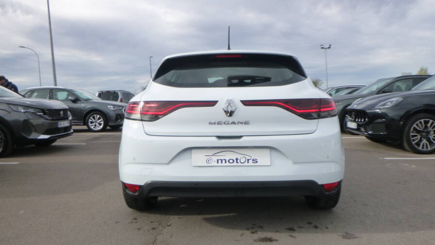 Mandataire Automobile occasion, recherche de Renault Megane-iv-berline-blue-dci-115-techno - E-Motors