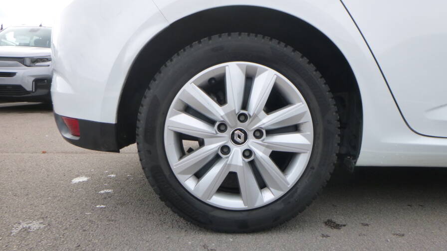 Mandataire Automobile occasion, recherche de Renault Megane-iv-berline-blue-dci-115-techno - E-Motors