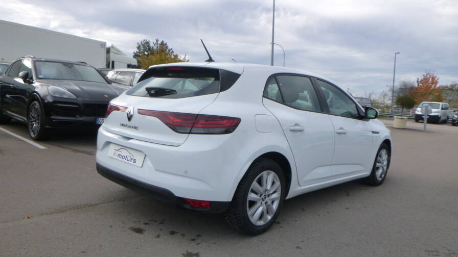 Mandataire Automobile occasion, recherche de Renault Megane-iv-berline-blue-dci-115-techno - E-Motors