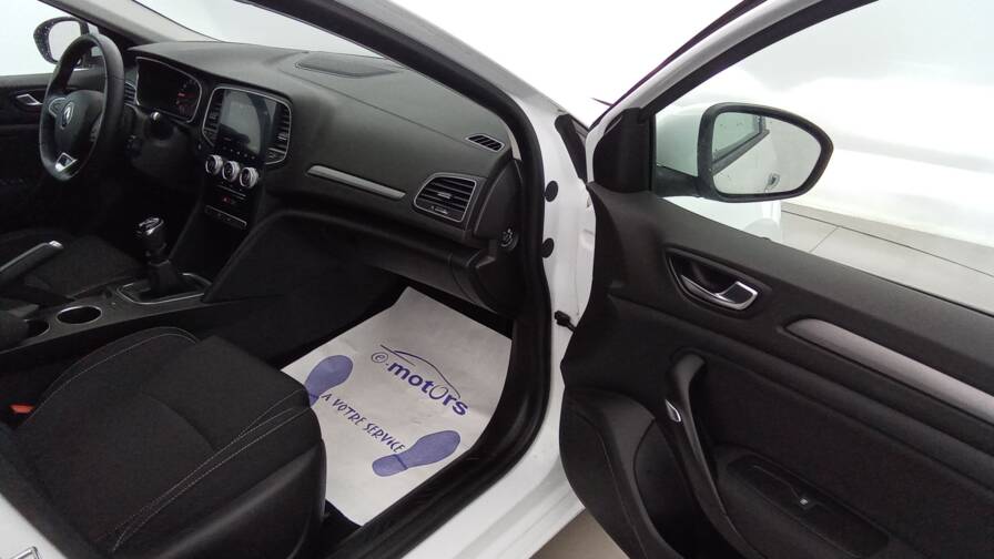 Mandataire Automobile occasion, recherche de Renault M-gane-iv-berline-tce-115-zen-plus-gps-plus-pdc-av - E-Motors