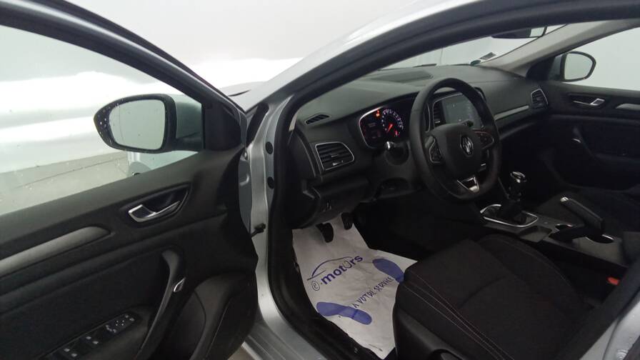 Mandataire Automobile occasion, recherche de Renault M-gane-iv-berline-tce-115-zen-plus-pack-techno - E-Motors