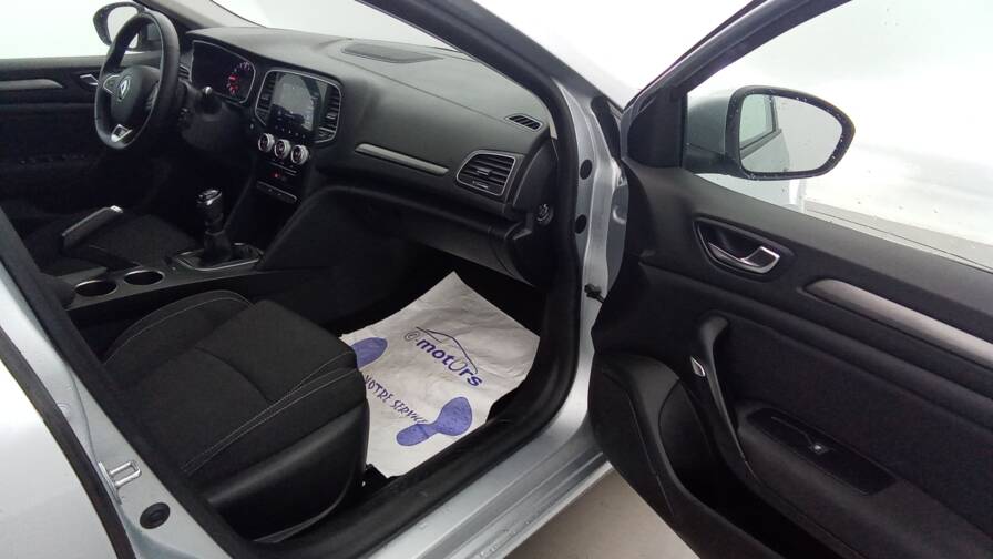 Mandataire Automobile occasion, recherche de Renault M-gane-iv-berline-tce-115-zen-plus-pack-techno - E-Motors