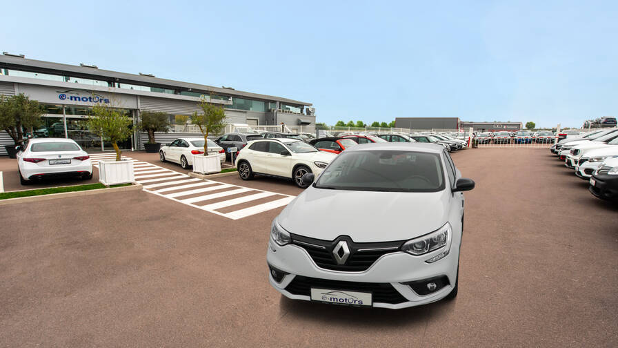 Avis-mandataire-auto-Emotors-Renault-Megane-berline-M-gane-berline-tce-130-energy-edc-limited.