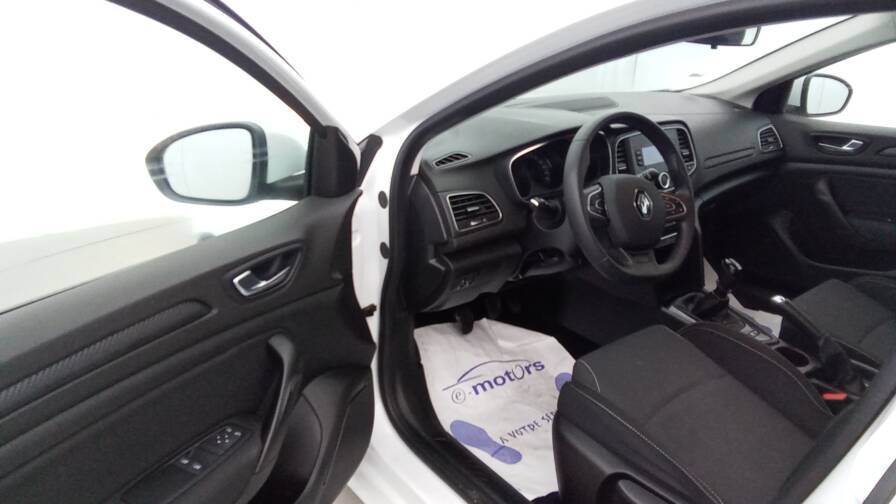 Mandataire Automobile occasion, recherche de Renault Megane-iv-societe-blue-dci-95-air-2pl - E-Motors