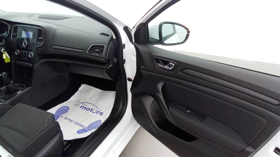Mandataire Automobile occasion, recherche de Renault Megane-iv-societe-blue-dci-95-air-2pl - E-Motors