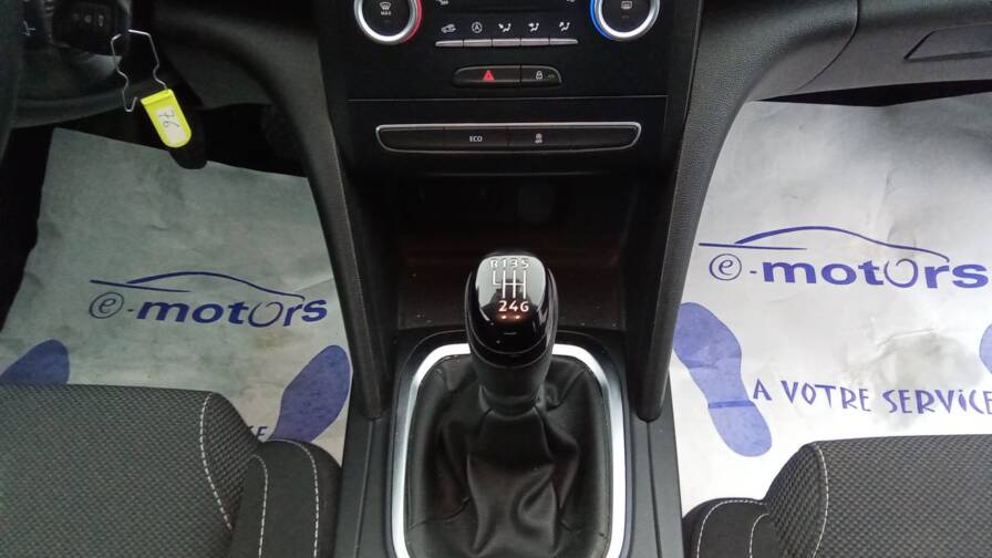 Mandataire Automobile utilitaire, recherche de Renault Megane-iv-soci-t-dci-110-air-nav-2pl - E-Motors