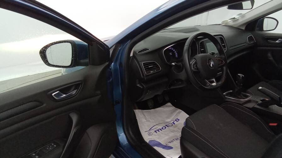 Mandataire Automobile utilitaire, recherche de Renault Megane-iv-soci-t-dci-110-air-nav-2pl - E-Motors
