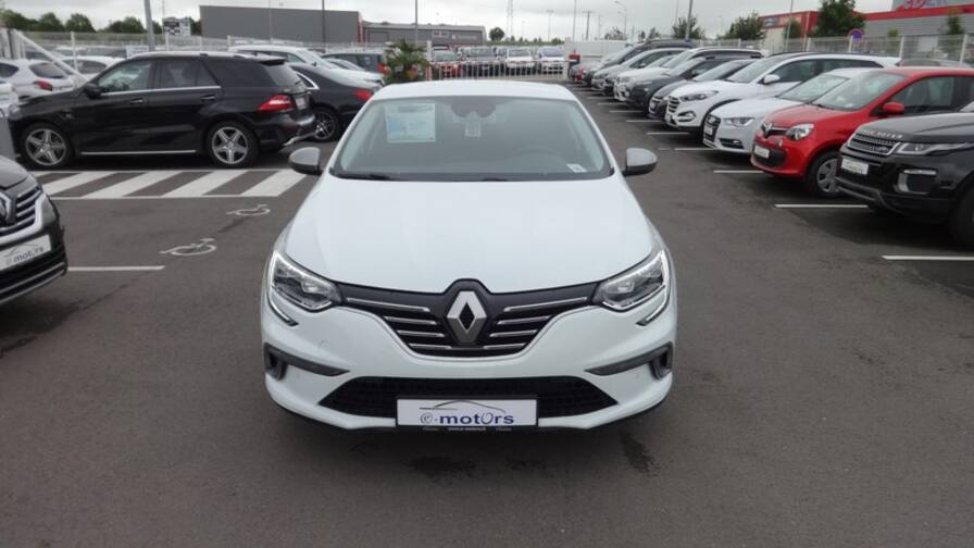 Avis-mandataire-auto-Emotors-Renault-Megane-berline-M-gane-iv-berline-life-tce-115.