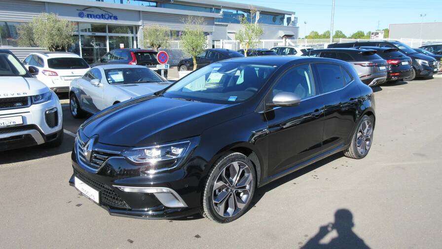 Avis-mandataire-auto-Emotors-Renault-Megane-berline-M-gane-iv-berline-gt-line-blue-dci-115-plus-pack-easy-parking.