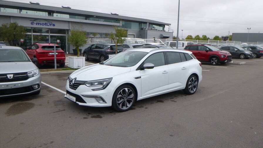 Avis-mandataire-auto-Emotors-Renault-Megane-estate-M-gane-iv-estate-gt-line-blue-dci-115-edc-plus-park-assist.