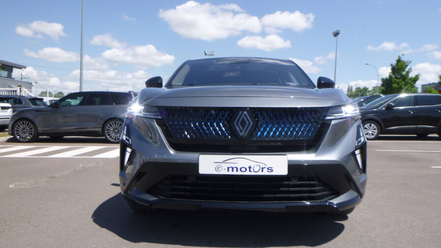 Mandataire Automobile neuf, recherche de Renault Rafale-hyper-hybrid-e-tech-4x4-300-esprit-alpine - E-Motors