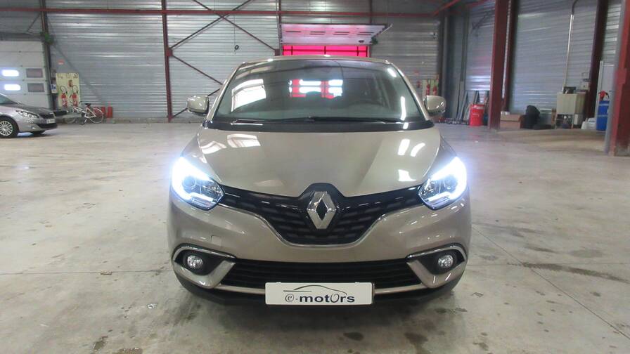 Avis-mandataire-auto-Emotors-Renault-Scenic-Zen-sur-quip-e-tce-140-plus-gps.