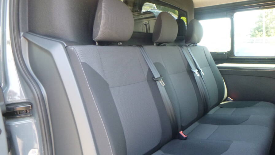 Mandataire Automobile occasion, recherche de Renault Trafic-ca-l1h1-3000-kg-blue-dci-150-edc-confort - E-Motors