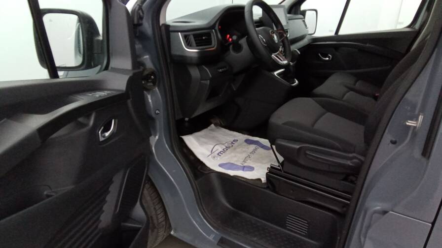 Mandataire Automobile occasion, recherche de Renault Trafic-ca-l1h1-3000-kg-blue-dci-150-edc-confort - E-Motors