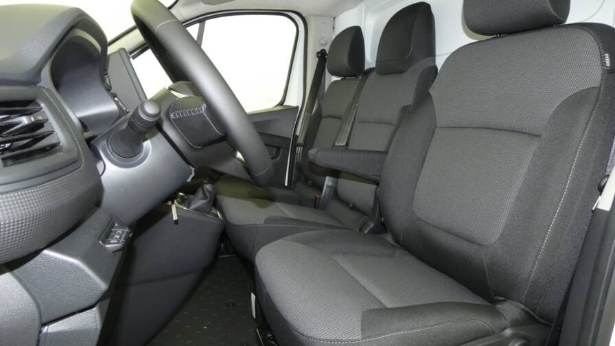 Mandataire Automobile neuf, recherche de Renault Trafic-fourgon-l2h1-3t-blue-dci-130-gsr2-advance - E-Motors