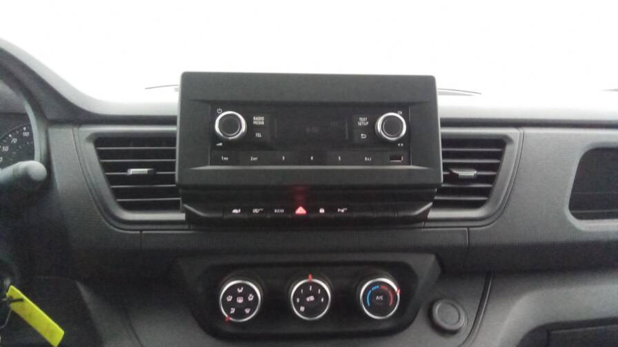 Mandataire Automobile occasion, recherche de Renault Trafic-fgn-l2h1-3t-blue-dci-130-confort-plus-pdc-ar - E-Motors