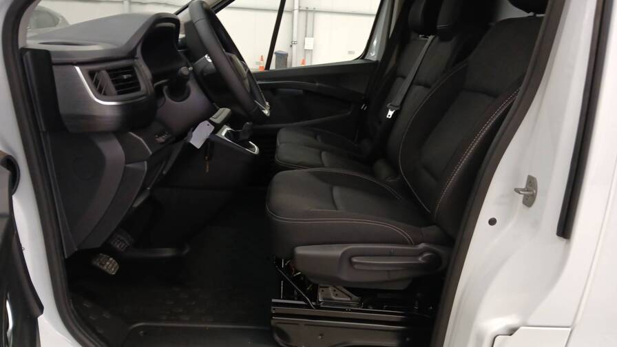 Mandataire Automobile occasion, recherche de Renault Trafic-fgn-l2h1-3t-blue-dci-130-gsr2-extra - E-Motors