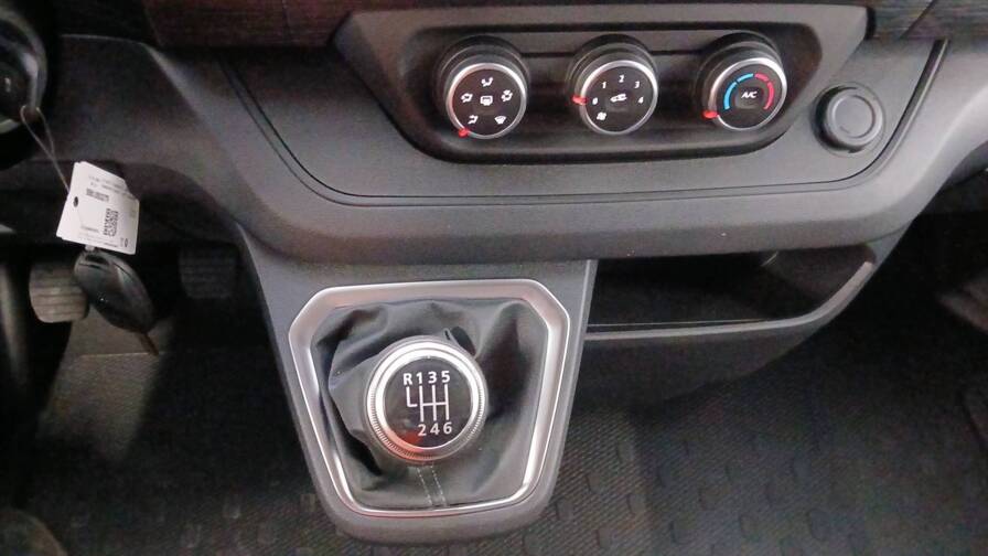 Mandataire Automobile occasion, recherche de Renault Trafic-fgn-l2h1-3t-blue-dci-130-gsr2-extra - E-Motors