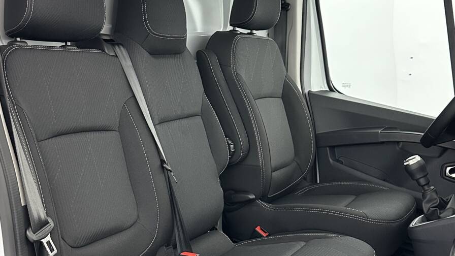 Mandataire Automobile neuf, recherche de Renault Trafic-iii-3-l2h1-3000-2-0-blue-dci-150ch-extra - E-Motors