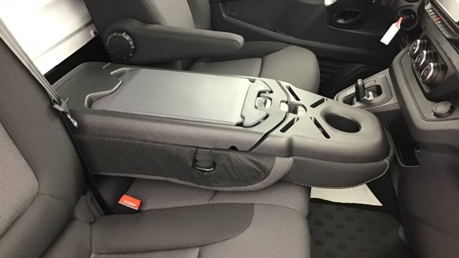 Mandataire Automobile occasion, recherche de Renault Trafic-fgn-l1h1-3t-blue-dci-150-auto-advance4-portes-vul-diesel032025-en-cours - E-Motors