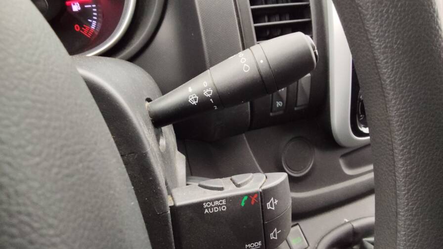 Mandataire Automobile occasion, recherche de Renault Trafic-l2h1-1300-2-0-dci-120ch-grand-confort-s-s-e6 - E-Motors