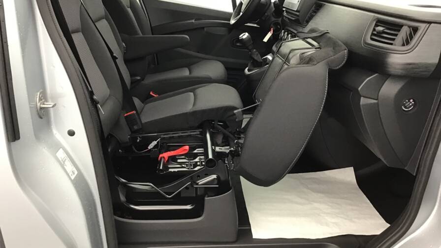 Mandataire Automobile occasion, recherche de Renault Trafic-fgn-l2h1-3t-blue-dci-130-gsr2-advance4-portes-vul-diesel042024-en-cours - E-Motors