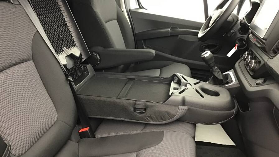 Mandataire Automobile occasion, recherche de Renault Trafic-fgn-l2h1-3t-blue-dci-130-gsr2-advance4-portes-vul-diesel042024-en-cours - E-Motors