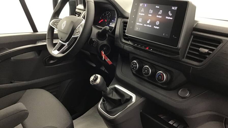 Mandataire Automobile occasion, recherche de Renault Trafic-fgn-l2h1-3t-blue-dci-130-gsr2-advance4-portes-vul-diesel042024-en-cours - E-Motors