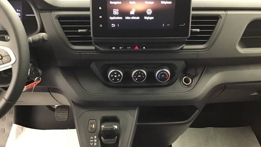 Mandataire Automobile occasion, recherche de Renault Trafic-fgn-l2h1-3t-blue-dci-150-auto-advance4-portes-vul-diesel032025-en-cours - E-Motors