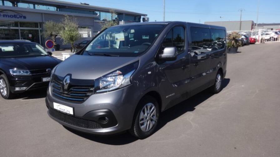 Avis-mandataire-auto-Emotors-Renault-Trafic-combi-Grand-intens-dci-125-energy-8places-plus-portes-180.