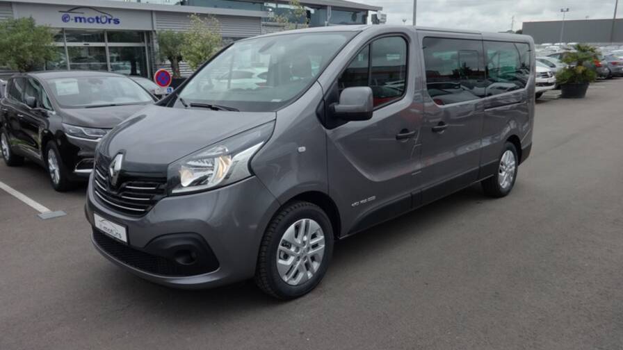 Avis-mandataire-auto-Emotors-Renault-Trafic-combi-Grand-intens-dci-125-energy-8places-plus-portes-180.