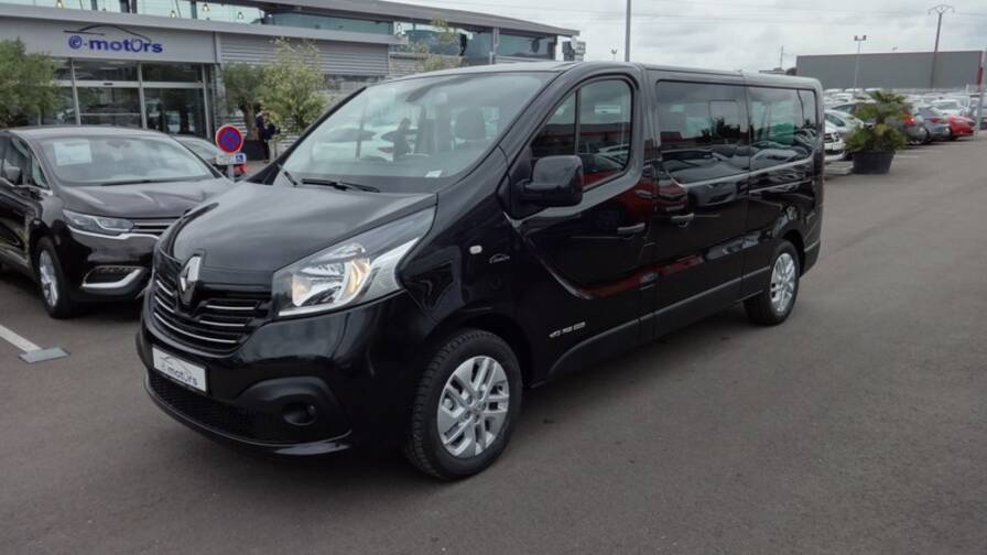 Avis-mandataire-auto-Emotors-Renault-Trafic-combi-Grand-intens-dci-125-energy-8places-plus-portes-180.