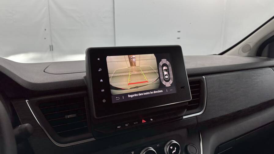 Mandataire Automobile neuf, recherche de Renault trucks Trafic-ca-l2h1-3000-2-0-dci-150ch-red-edition-edc - E-Motors