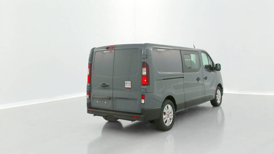 Mandataire Automobile neuf, recherche de Renault trucks Trafic-ca-l2h1-3000-2-0-dci-150ch-red-edition-edc - E-Motors