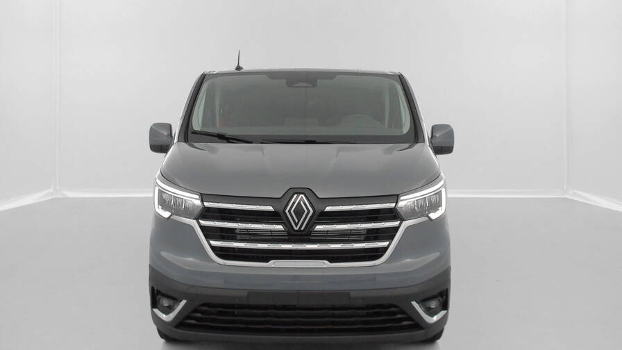Mandataire Automobile neuf, recherche de Renault trucks Trafic-ca-l2h1-3000-2-0-dci-150ch-red-edition-edc - E-Motors
