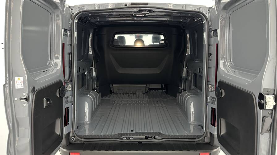 Mandataire Automobile neuf, recherche de Renault trucks Trafic-ca-l2h1-3000-2-0-dci-150ch-red-edition-edc - E-Motors