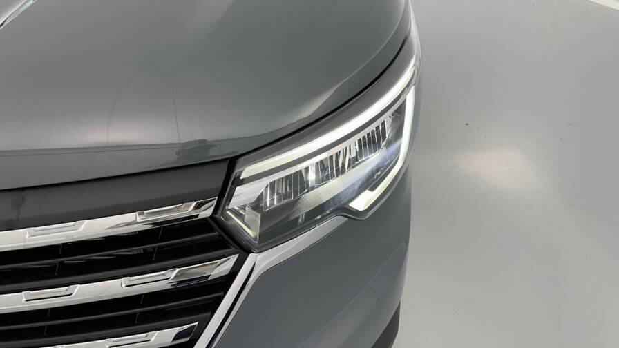 Mandataire Automobile neuf, recherche de Renault trucks Trafic-ca-l2h1-3000-2-0-dci-150ch-red-edition-edc - E-Motors