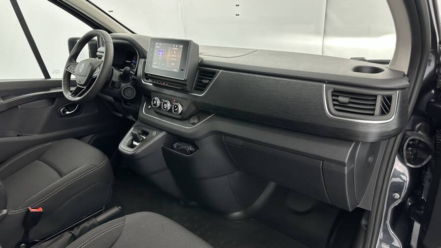 Mandataire Automobile neuf, recherche de Renault trucks Trafic-ca-l2h1-3000-2-0-dci-150ch-red-edition-edc - E-Motors