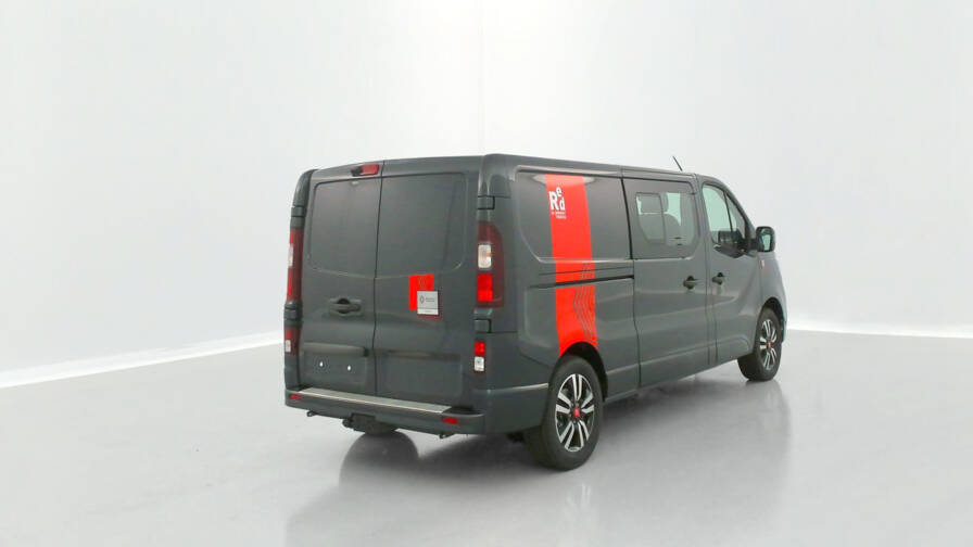 Mandataire Automobile neuf, recherche de Renault trucks Trafic-ca-l2h1-3000-2-0-dci-170ch-red-edition-exclusive-edc - E-Motors