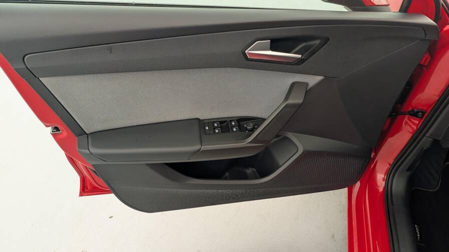 Mandataire Automobile occasion, recherche de Seat Leon-1-0-etsi-110-dsg7-style - E-Motors