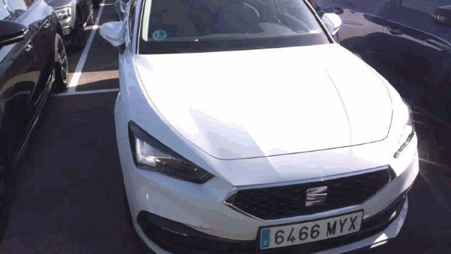 Mandataire Automobile occasion, recherche de Seat Leon-1-5-etsi-hybrid-115-dsg7-style - E-Motors