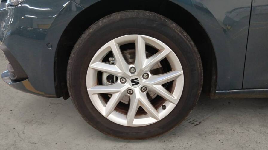 Mandataire Automobile occasion, recherche de Seat Leon-1-5-etsi-hybrid-115-dsg7-style - E-Motors