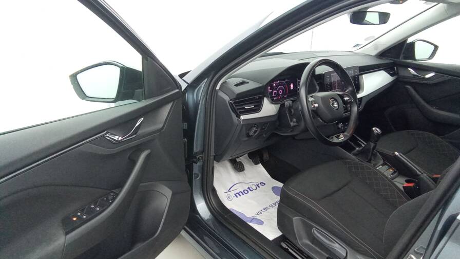 Mandataire Automobile occasion, recherche de Skoda Kamiq-1-0-tsi-95-ambition-plus-gps-plus-pdc-ar-av - E-Motors