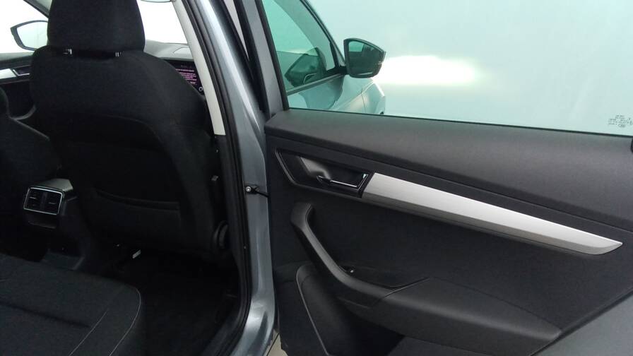 Mandataire Automobile occasion, recherche de Skoda Karoq-tsi-150-dsg7-ambition-gps-camera - E-Motors