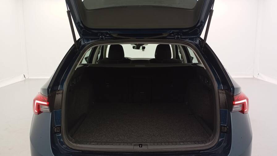 Mandataire Automobile occasion, recherche de Skoda Octavia-combi-1-4-tsi-phev-iv-204-ch-dsg6e-style - E-Motors